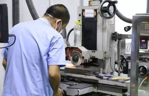 米兰体育下载链接:常州脉腾建材请求塑料收回再使用模具挤出设备专利完成绿色节能作用